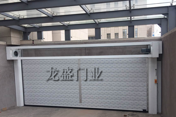 沈陽硬質(zhì)快速門廠家