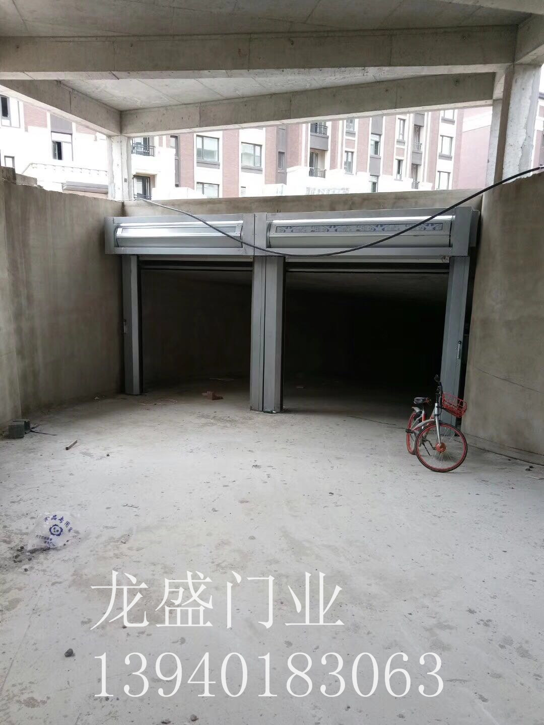 包頭硬質(zhì)快速門安裝
